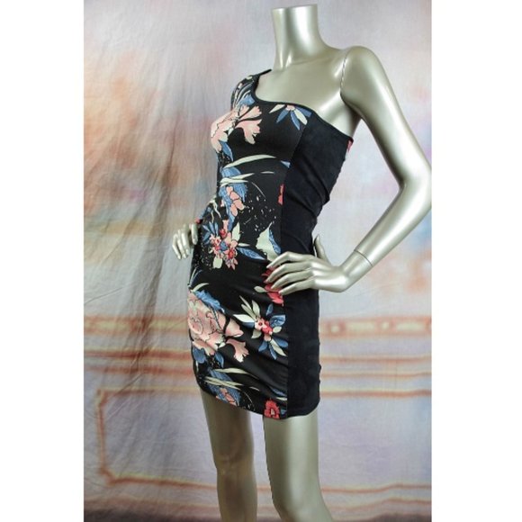 NWT MINKPINK Far East Black Floral One Shoulder Mini Dress M - Picture 2 of 6